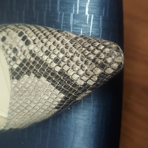 Shoes - Picture 3 of 4